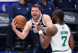 Luka Doncic bị đuổi hiệp 4, Boston Celtics chạm một tay vào cúp vô địch NBA 2024