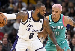 LeBron James suýt lập kỷ lục mất bóng vẫn giúp Lakers có chiến thắng sân khách đầu tiên
