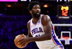 Joel Embiid tái xuất hậu COVID-19, ghi 42 điểm nhưng bị nhấn chìm trong 2 hiệp phụ