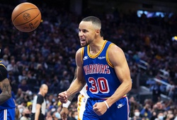 Stephen Curry ghi 40 điểm, lập kỳ tích mới về ném 3 trong ngày vùi dập Chicago Bulls