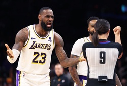 LeBron James và LA Lakers than phiền về trọng tài sau màn ngược dòng hụt trước Phoenix Suns