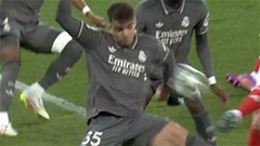 Vì sao Arsenal bị từ chối một quả penalty trước Real Madrid?