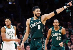 Jayson Tatum rực sáng trước Milwaukee Bucks, Boston Celtics chiếm ngôi đầu BXH miền Đông