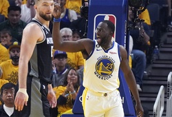 Vừa trở lại sau án treo giò, Draymond Green dính lỗi kỹ thuật ngay phút thi đấu đầu tiên