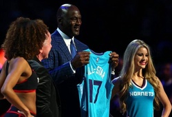 Dù thống trị trên sân đấu, Michael Jordan vẫn không thể là một ông chủ tốt
