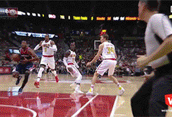 NBA Play-off ngày 23/04: Cú dunk ấn tượng nhất?