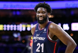 Joel Embiid ghi đến 51 điểm, thắng đại chiến trung phong trước toà tháp đôi Town - Gobert