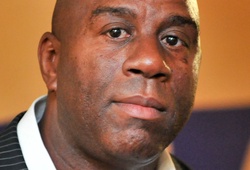 Huyền thoại Lakers, Magic Johnson đã bỏ lỡ giao kèo 5 tỷ USD với Nike ra sao?