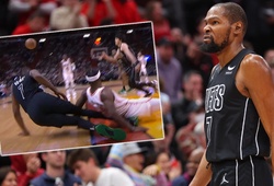 Kevin Durant lại dính chấn thương đầu gối do bị ngã vào chân, CĐV Brooklyn Nets lo lắng