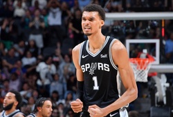 Từ chối 61 PTS của Brunson, Victor Wembanyama sánh ngang huyền thoại Shaq với bộ chỉ số khủng