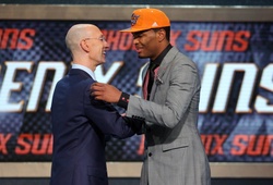 Tin NBA 26/9: Warren gia hạn hợp đồng có giá trị lớn với Suns