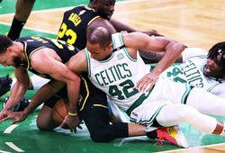 Stephen Curry bị Horford ngã vào chân: "Tôi chỉ muốn rút nó ra khỏi đó nhanh nhất có thể"
