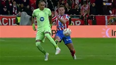 Tranh cãi quanh tình huống phạm lỗi của hậu vệ Atletico với Raphinha