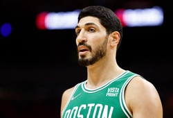 Phải chăng Enes Kanter phải ngồi dự bị vì chỉ trích Trung Quốc?