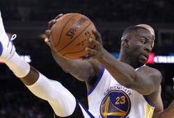 Draymond Green, xin đừng… đá người!