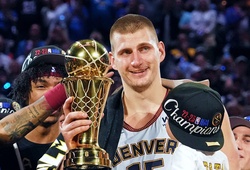 Nikola Jokic tiếp tục tấu hài, thất lạc cúp NBA Finals MVP sau khi vô địch