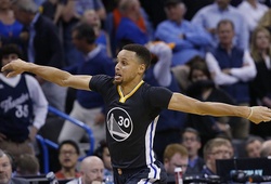 Tin NBA 02/03: Stephen Curry phá đồ trong phòng khách sạn