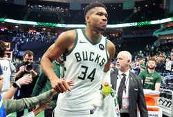 Trận đấu 64 điểm kỷ lục của Giannis Antetokounmpo bị lu mờ bởi… quả bóng thi đấu?