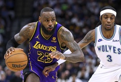 LeBron James thua đau ngày sinh nhật thứ 39 với pha bóng đầy tranh cãi