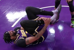 Anthony Davis lật cổ chân ghê rợn, rời sân trong đau đớn: Thêm sầu cho LA Lakers