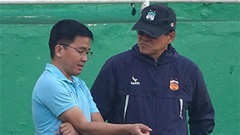 Lãnh đạo HAGL xông vào phòng lăng mạ trọng tài