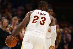 Nike đau đầu vì sự cố rách áo đấu của LeBron James