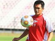 Công Vinh mơ ghi bàn vào lưới Arsenal