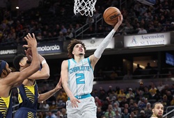 LaMelo Ball, Kelly Oubre giúp Charlotte Hornets phá một loạt kỷ lục trước Indiana Pacers