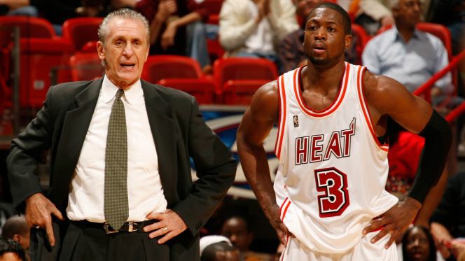 Pat Riley (trái) và Dwyane Wade thời còn chung chiến tuyến