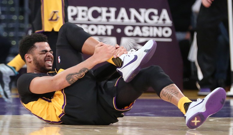 D’Angelo Russell dính chấn thương kép