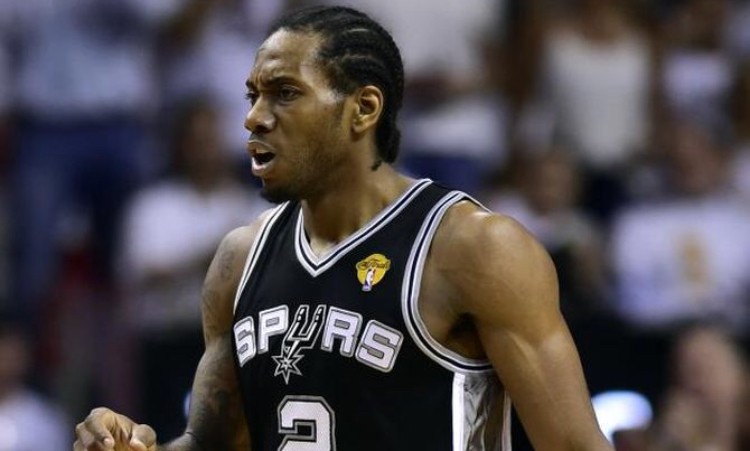 Tin NBA ngày 18/1: Leonard rất bực bội vì chấn thương dai dẳng vẫn đeo bám anh.