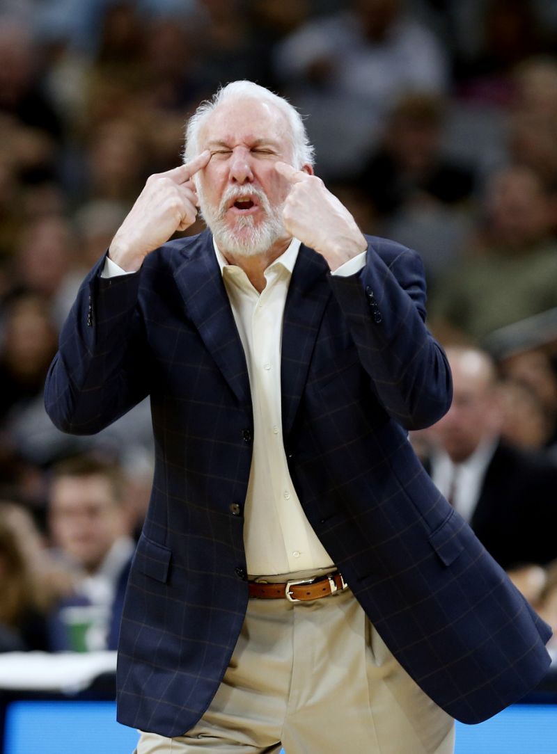 Tin NBA ngày 28/11: Popovich đã hét lên “mở mắt ra đi”.