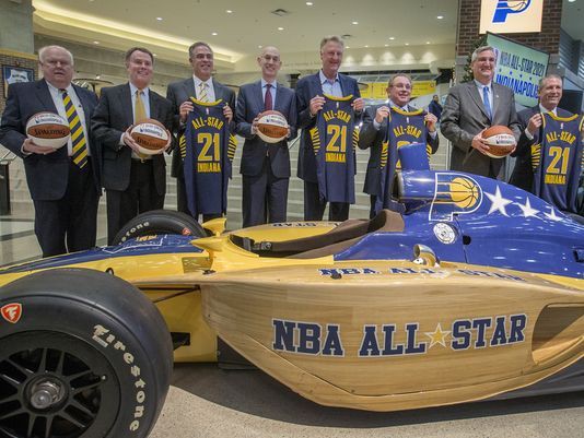Tin NBA ngày 14/12: Lễ tuyên bố quyền đăng cai cho Indiana Pacers.