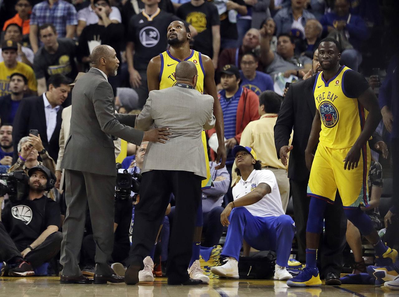 Kết quả NBA 30/03: Kevin Durant bị đuổi, Warriors tiếp tục thất bại