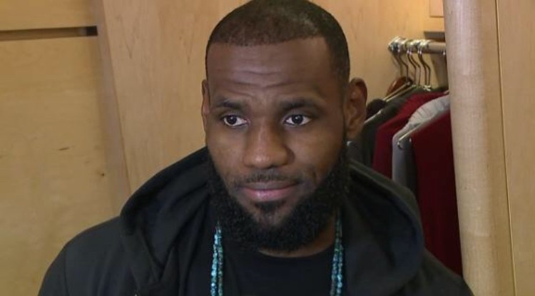 Tin NBA ngày 8/11: James đã được hỏi về nội dung của hình ảnh meme nhưng anh không muốn hé lộ sự thật.