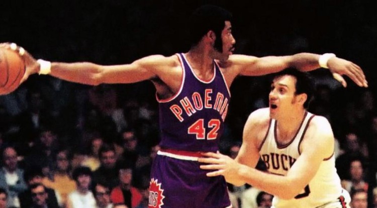 Tin NBA ngày 7/10: Hawkins thời khoác áo Suns.