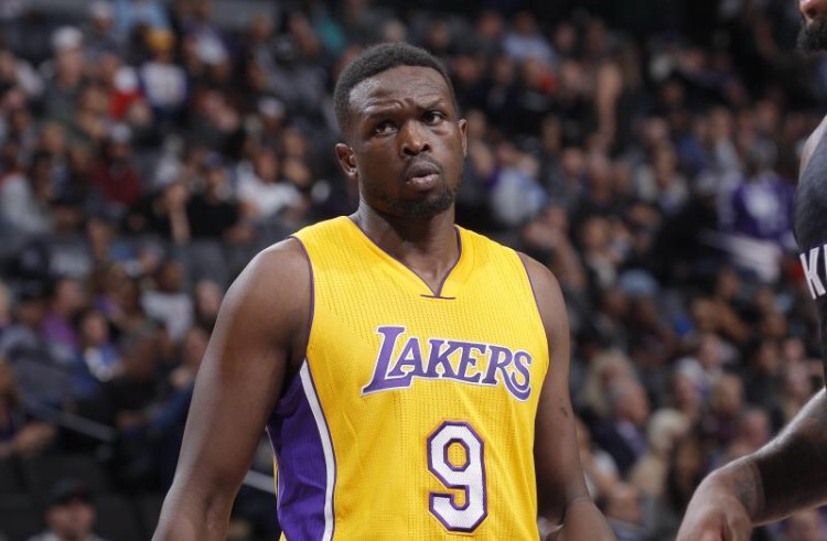 Tin NBA ngày 24/12: Luol Deng đang ở thế kẹt trong các hướng trao đổi.