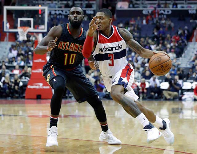 Bradley Beal ghi điểm nhiều nhất cho Wizards trong chiến thắng Hawks.