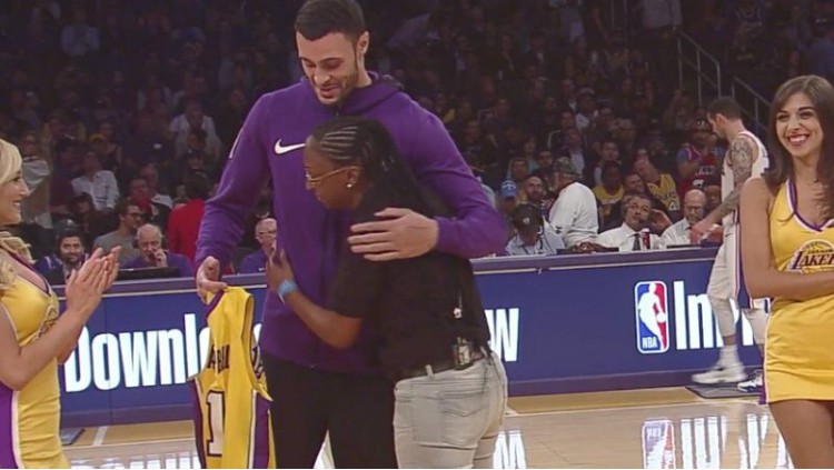 Tin NBA ngày 16/11: Cuộc gặp giữa Campbell và cậu bé năm nào.