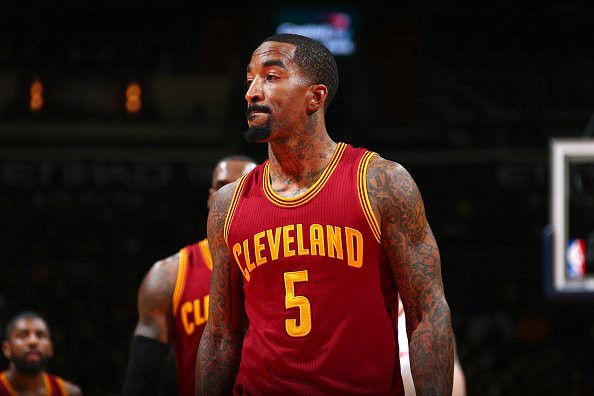 J.R. Smith gặp chấn thương ngón tay