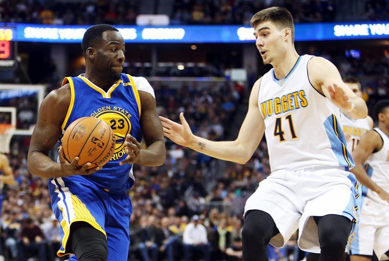 Phong độ xuất sắc của Juancho Hernangomez giúp Denver đánh bại Warriors