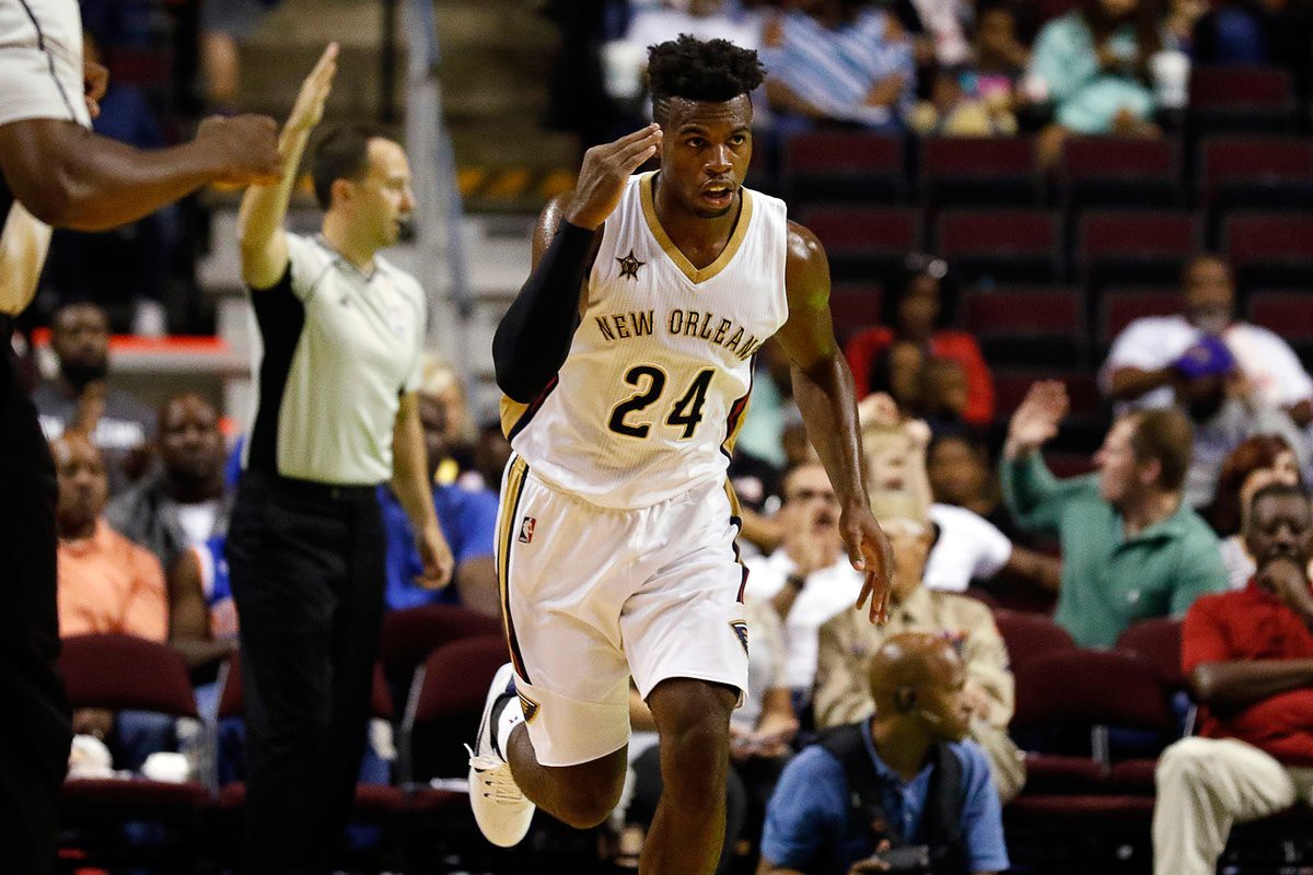 Buddy Hield chưa đủ tầm để thay thế vai trò của Cousins