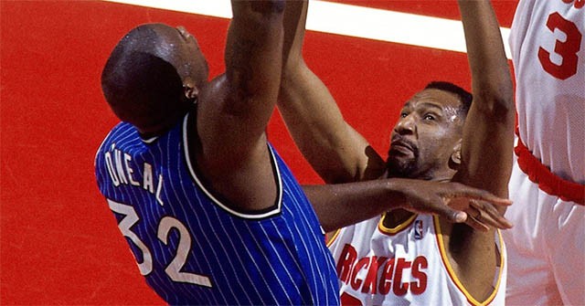 Charles Jones không hay mà vẫn có danh hiệu quán quân NBA