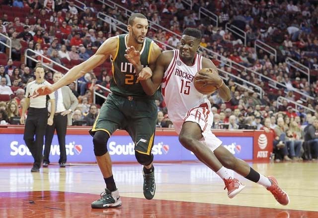 Trung phong số 15 của Houston, Clint Capela có trận đấu tốt nhất trong sự nghiệp với 20 điểm, 8 rebounds và 5 assists.