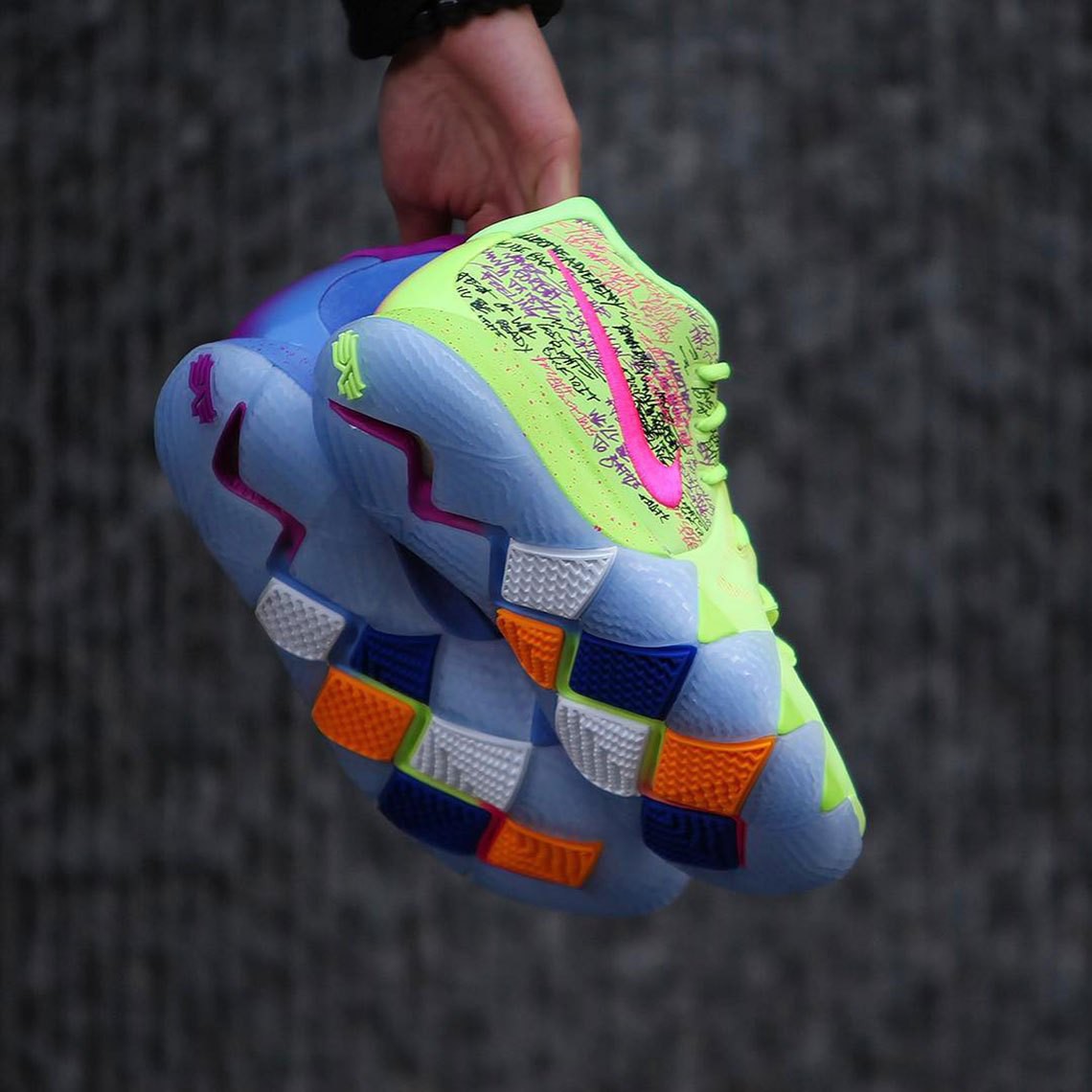Liệu Kyrie 4 có tiếp nối được thành công của Kyrie 3?