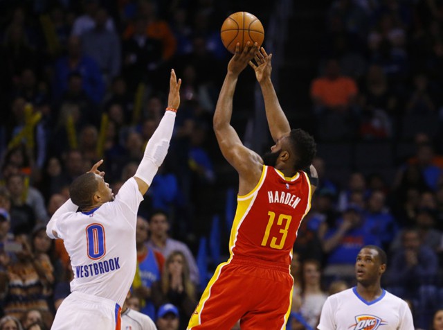 Houston Rockets có 14 trận thắng thần kỳ vào cuối mùa trước nhờ vào số quả 3 điểm rất lớn từ Harden và các đồng đội.