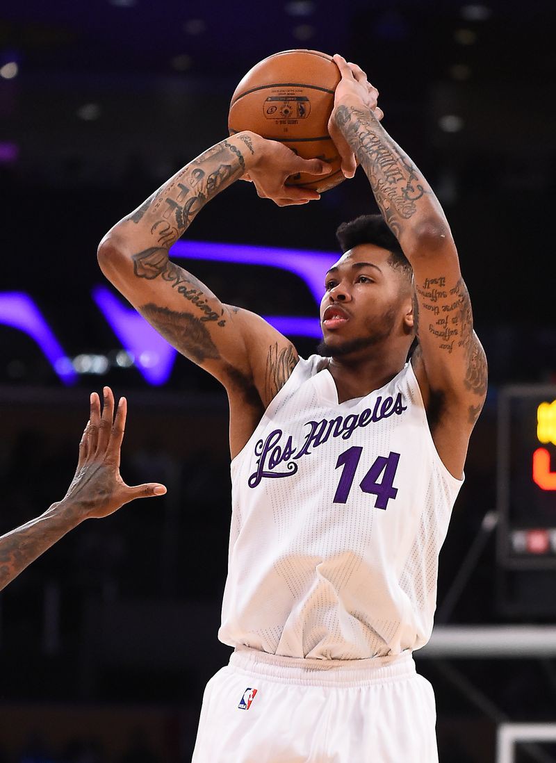 Đồng phục Giáng Sinh của Los Angeles Lakers.