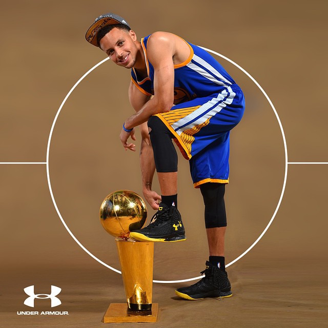 Stephen Curry với sứ mệnh đưa Under Armour thành một cái tên lớn trên thị trường.