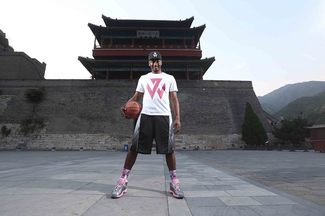 John Wall và Adidas đã “nối lại tình xưa”.
