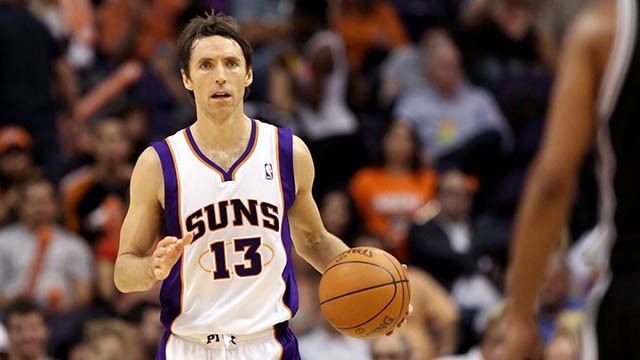 Steve Nash trong màu áo của Phoenix Suns.